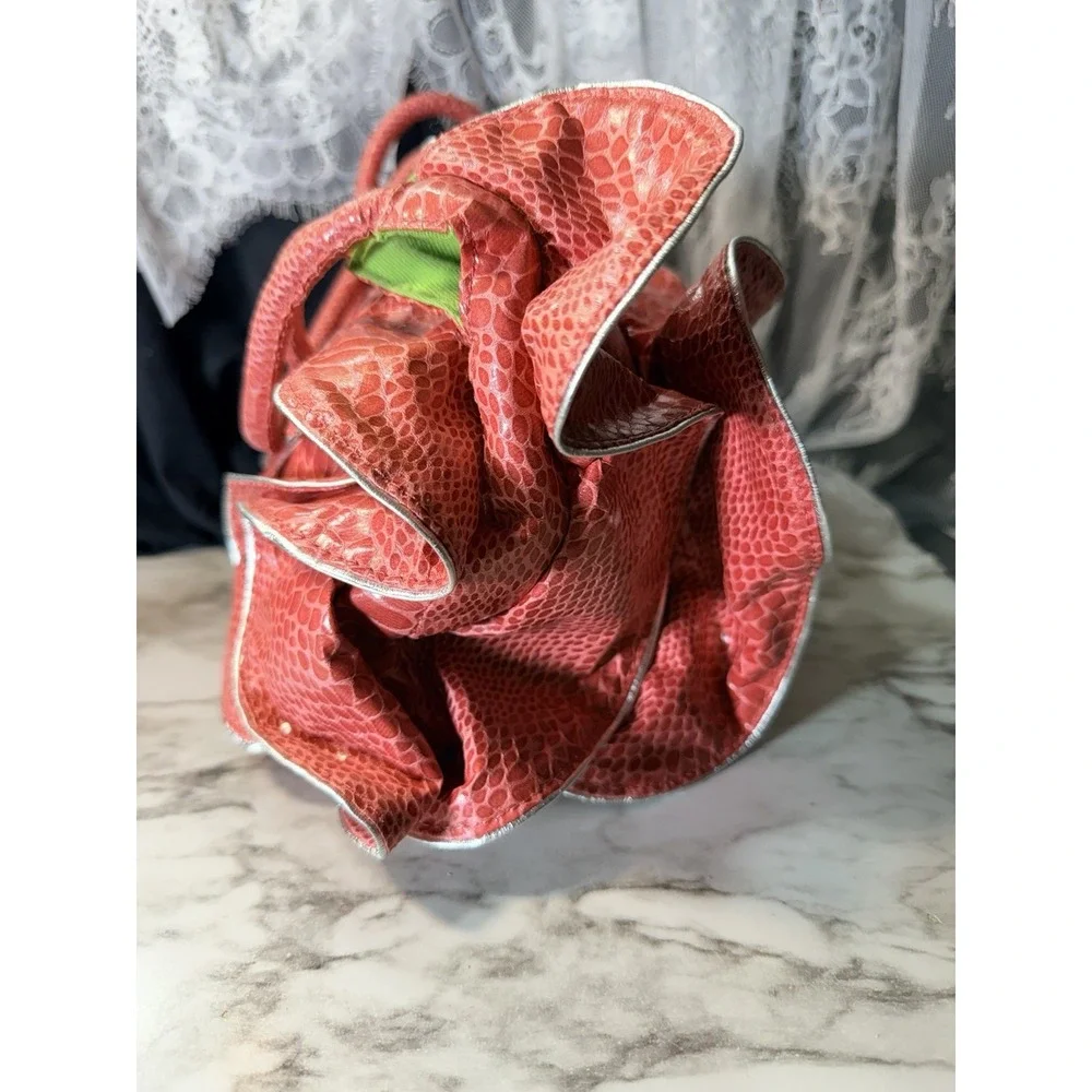 SR SQUARED BY SONDRA ROBERTS LAYERED RUFFLES SNAKESKIN TEXTURE HANDBAG (A2956)
